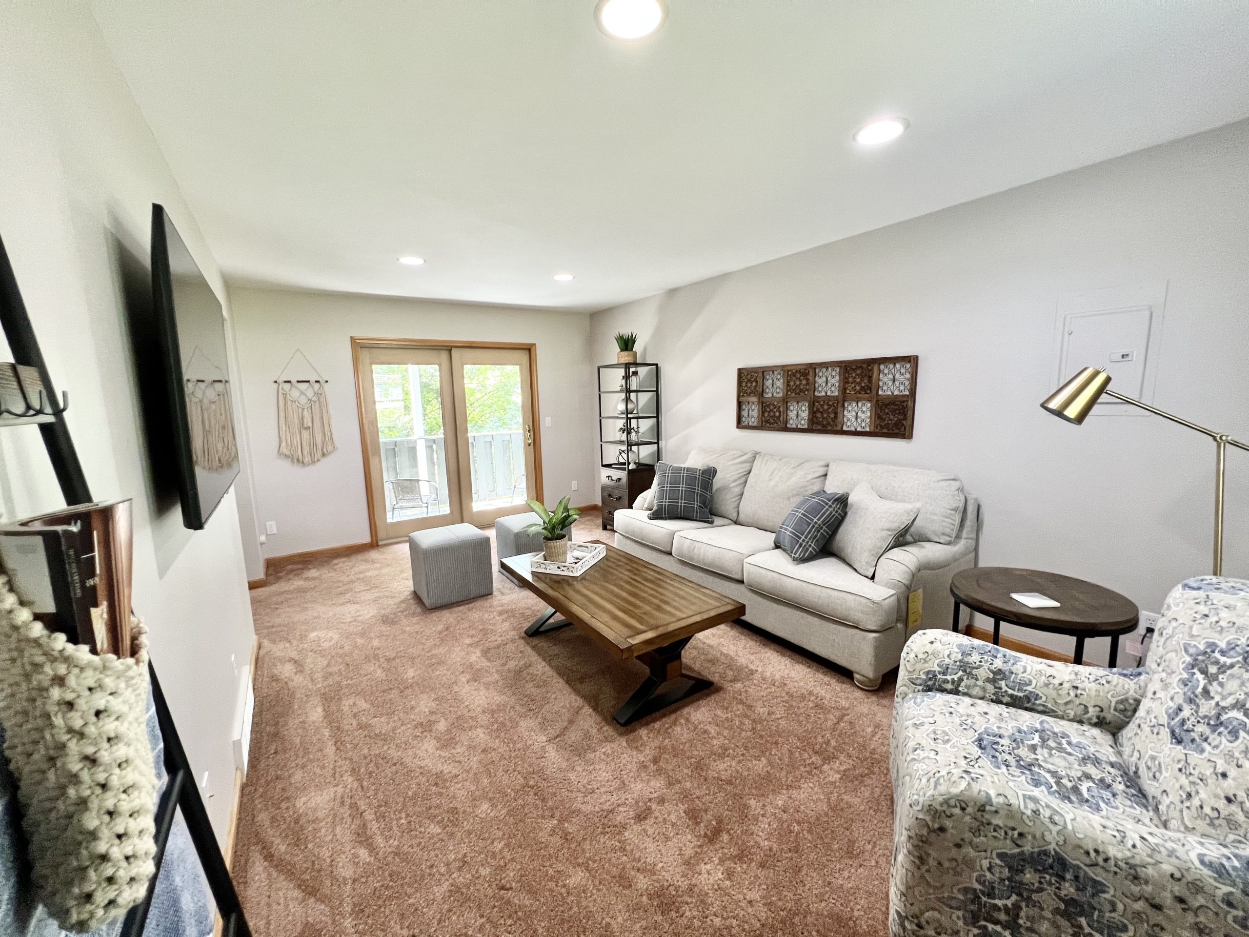 507 1st Upstairs Living